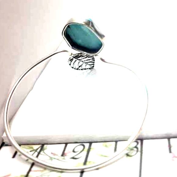 Mod Leaf Turquoise Howlite Rock 925 Wire Bracelet - Picture 10 of 11